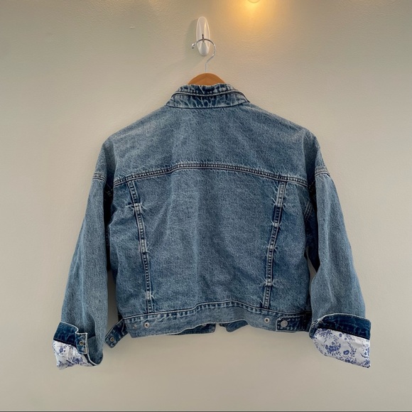 American Eagle Oversized Floral Cropped Jean Jacket - Picture 7 of 9